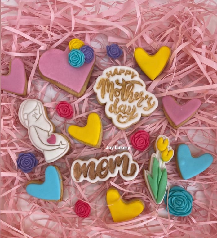 كوكيز عيد الأم — من Joy Bakery